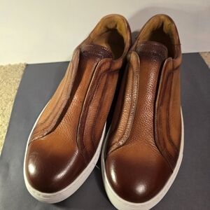 Magnanni  size 12 low top brown shoes